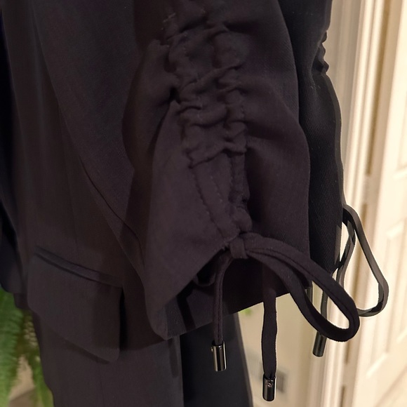 Loft Blazer Adjustable sleeves - Picture 3 of 4